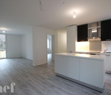 Au centre ville de Neuchâtel, dans un quartier vivant, - Photo 3