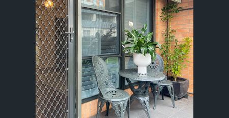 JUST BRING YOUR SUITCASE! Fully Furnished. - Photo 3