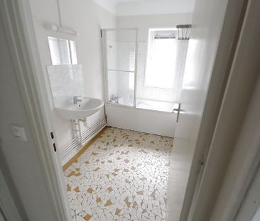 Location Appartement 3 pièces 69m² ST LO 50000 - Photo 5