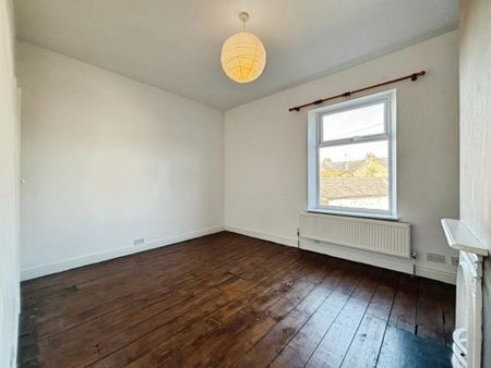 2 bedroom terraced house to rent - Photo 4