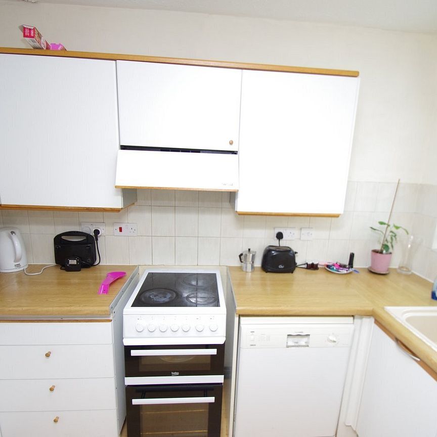 2 bedroom | Terraced house - Photo 1