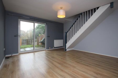 2 bedroom terraced house to rent - Photo 2