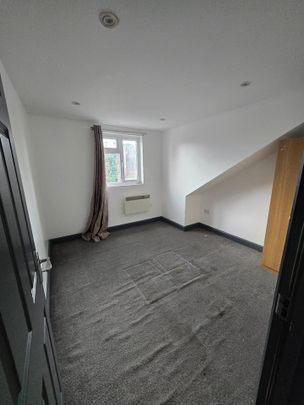 2 Bed Flat, Norbury Crescent, SW16 - Photo 1