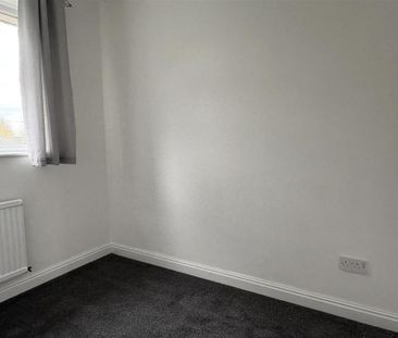 4 bedroom detached house to rent - Photo 4