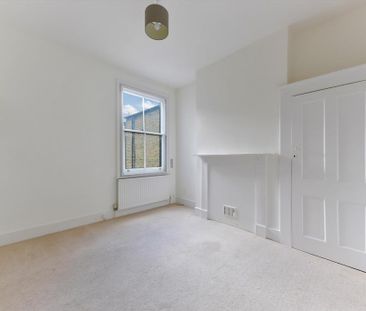 4 bedroom terraced house to rent - Photo 5