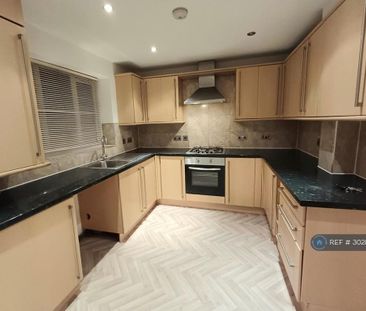 4 bedroom terraced house to rent - Photo 3