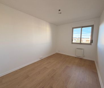 Location Appartement 4 pièces 83m² LYON 7ème - Photo 3