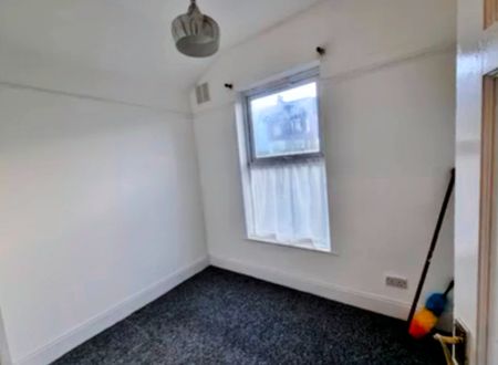 3 Bed Terraced House, Elmham Road, S9 - Photo 4