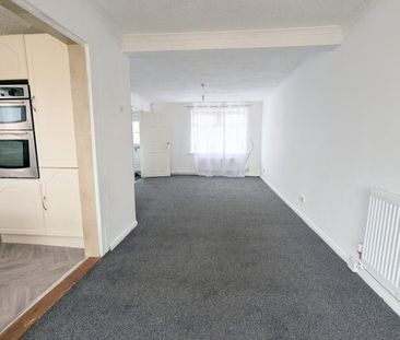 Grangeway, Rushden, NN10 - Photo 5