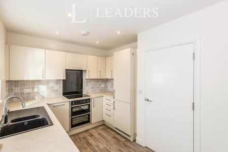 2 bedroom semi-detached house to rent - Photo 5