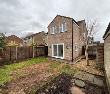 3 bedroom semi-detached house to rent - Photo 3