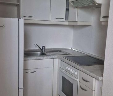 Gemütliche 2-Raum-Wohnung mit Einbauküche - Photo 1