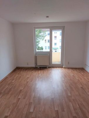 Willkommen im Geiseltal - Schöne 3-Raumwohnung - Photo 1