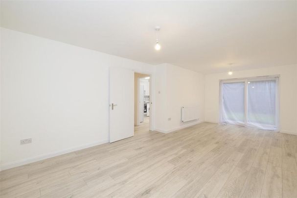 4 bedroom semi-detached house to rent - Photo 1