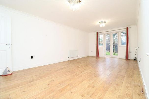 5 bedroom detached house to rent - Photo 1