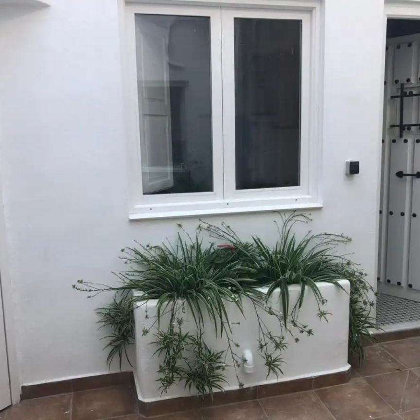 Apartamento de alquiler en Barrio de Benicalap - Photo 1