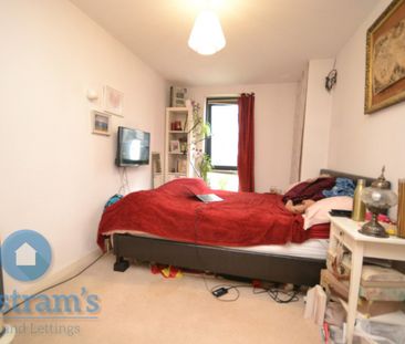 2 bed Flat for Rent - Photo 3