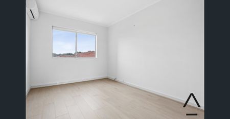 Modern Luxury Living in Vibrant Marrickville - Oversized 1 Bed, 1 Bath Apartment - Photo 4