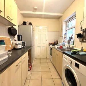 4 bedroom house to rent - Photo 2