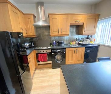 4 bedroom terraced house to rent - Photo 6