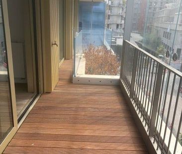 Location Appartement 3 pièces 65m² PARIS 15ème - Photo 4