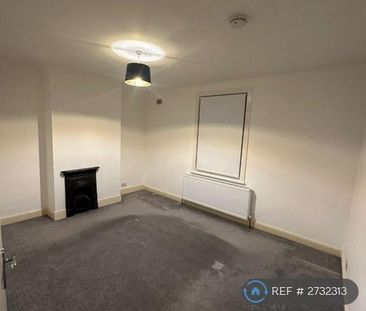 4 bedroom end of terrace house to rent - Photo 5