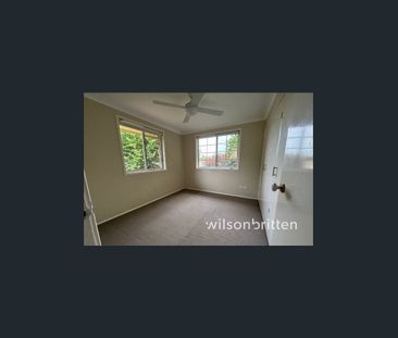 Spacious Family Home in a Peaceful Windermere Park Location - Photo 4