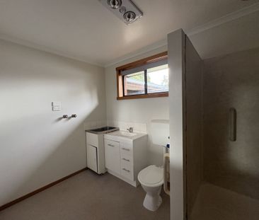 It's easy, Living Here - Photo 5
