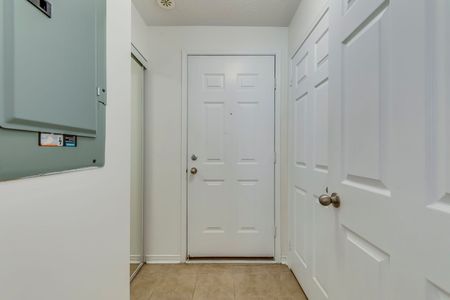 For Lease - 3050 Erin Centre Boulevard Unit# 118, Mississauga, Ontario - Photo 3