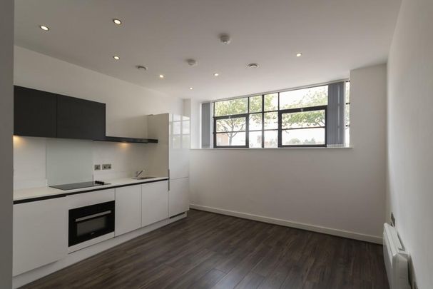 Studio to rent - Photo 1