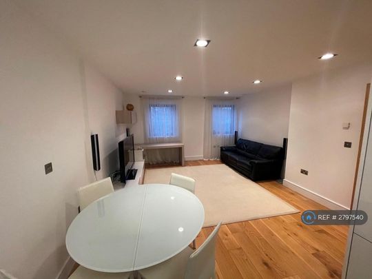 1 bedroom flat to rent - Photo 1