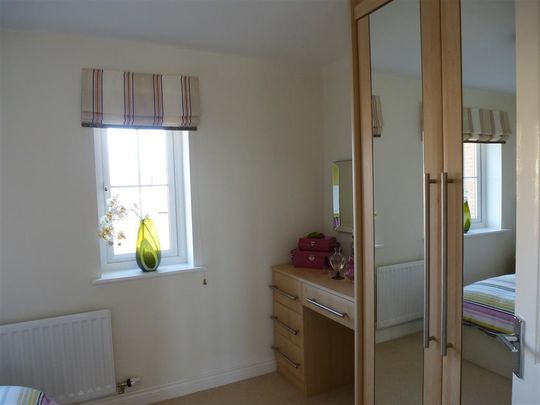 Kings Avenue - Photo 1