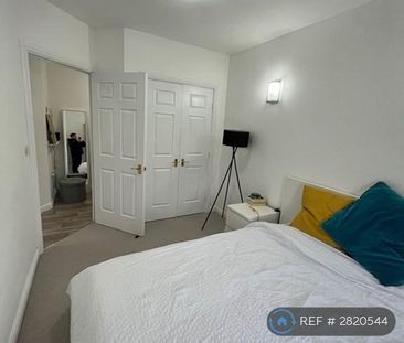 2 bedroom flat to rent - Photo 3