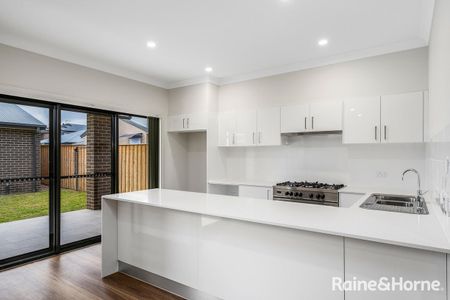 27 Travertine Grove, Gables, NSW 2765 - Photo 4