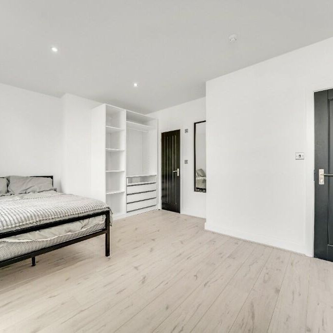 6 bedroom house to rent - Photo 1