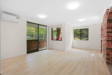 2/66 Florence Street, Hornsby - Photo 2