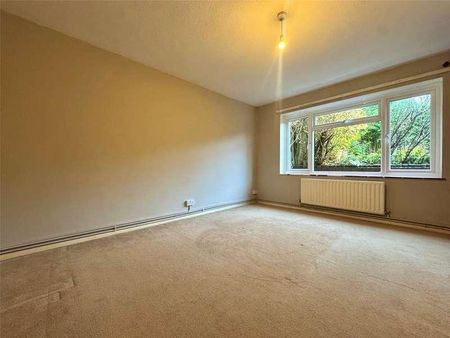 Thurbans Road, Farnham, Surrey, GU9 - Photo 2