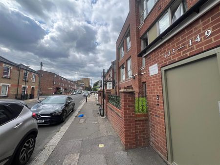 Cornwall Road, Tottenham N15, London - Photo 2