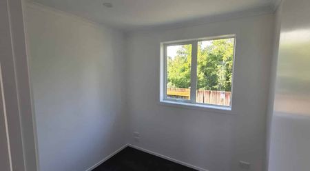 Brand New! - Photo 4