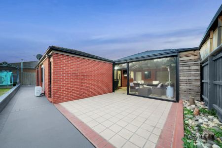 “Positioned in a Blue-Chip Location with Everything at your Doorstep.” - Photo 3