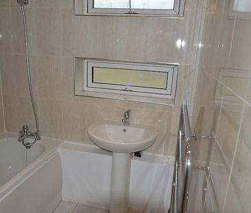 Arundel Court, Slough, Berkshire,SL3 - Photo 4