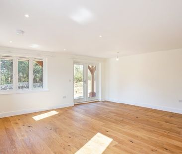3 bedroom detached house to rent - Photo 5