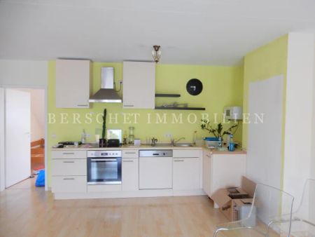 Großzügige 2-Zimmer Dachgeschosswohnung in gepflegtem Haus in Obertshausen - Photo 5