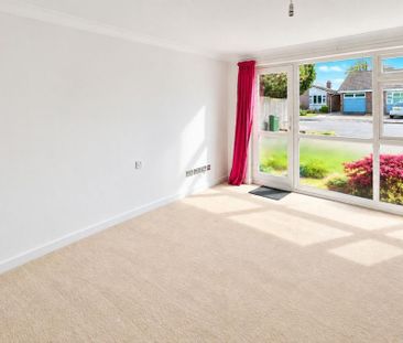 2 bedroom ground floor flat to rent - Photo 2