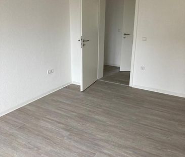 Neu renovierte 3-Zimmer-Wohnung mit Einbauküche - Foto 1
