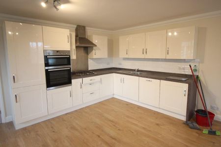 4 bedroom maisonette to rent - Photo 3