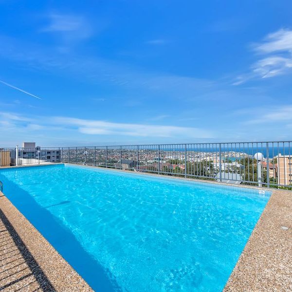 Studio Aparmtent in the Heart of Bondi! - Photo 1