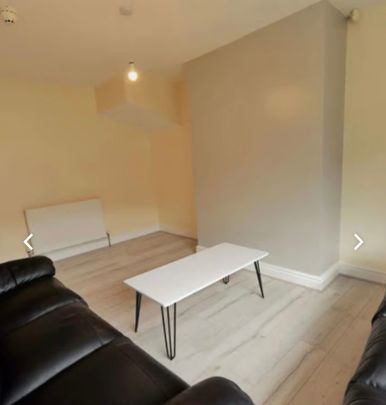3 Bed - 8A Monkbridge Street, Headingley, Leeds - LS6 4HL - Student - Photo 1