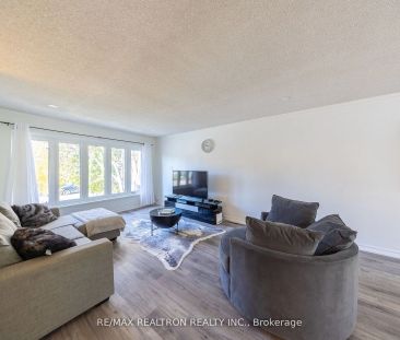 105 White Heather Boulevard #Main - Photo 2