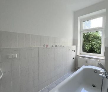 Licht. Raum. Zuhause. Frisch renovierte 2-Raum-Wohnung in Altendorf - Photo 1